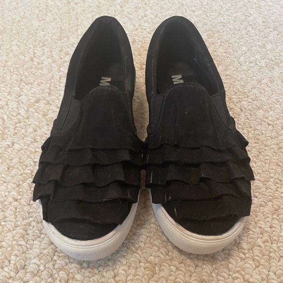 MIA Black Ruffle Platform Shoes - Picture 5 of 7